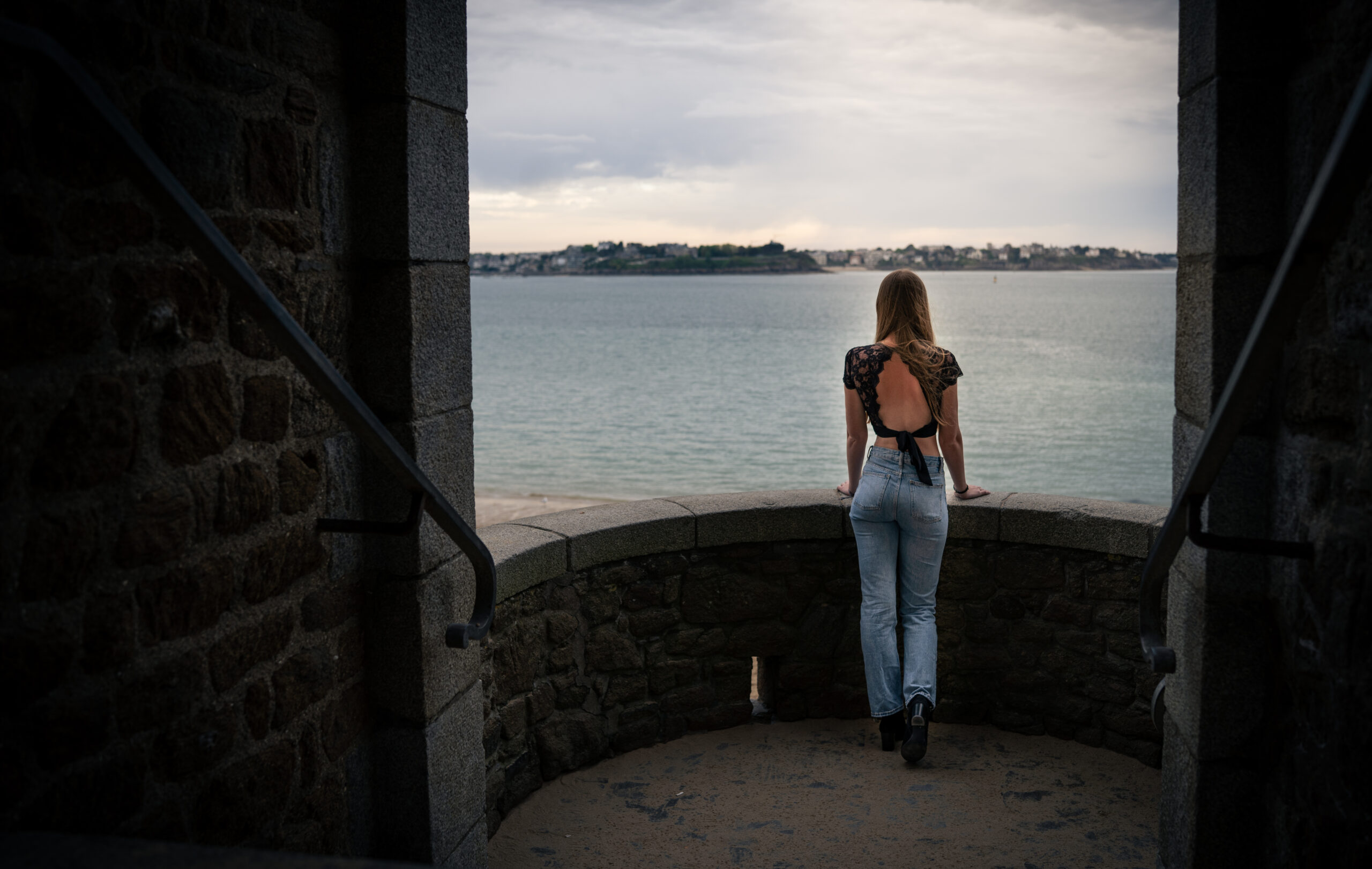 Séance photo portrait dans les ruelles de Saint-Malo Intra-Muros